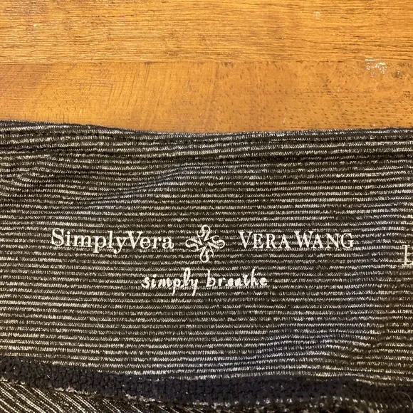 Vera Wang Capri Leggings - Picture 4 of 5